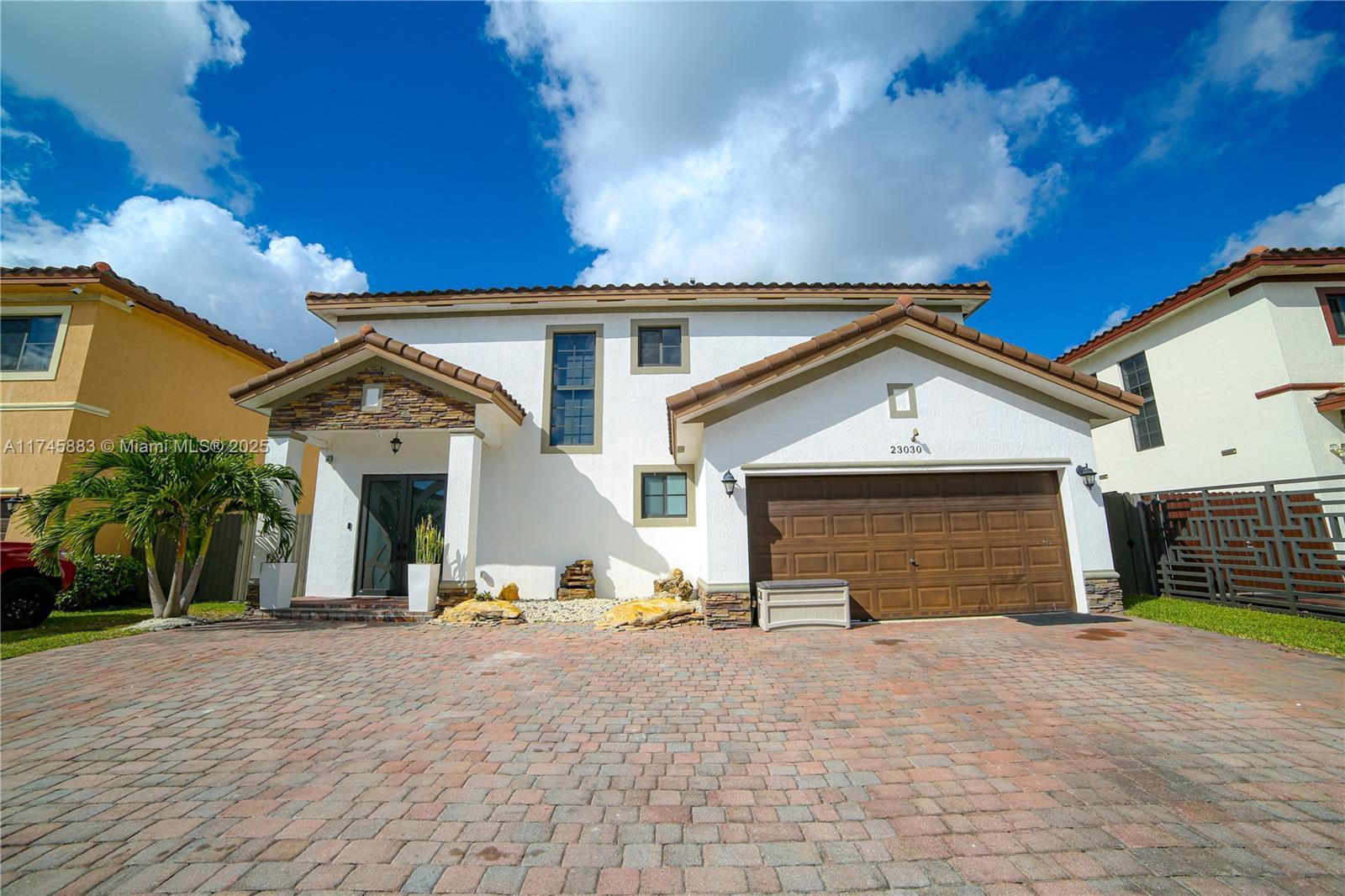 Picture of 23030 SW 114Th Path, Miami, FL 33170