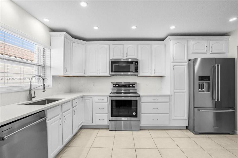 Picture of 9068 Pine Springs Dr, Boca Raton FL 33428