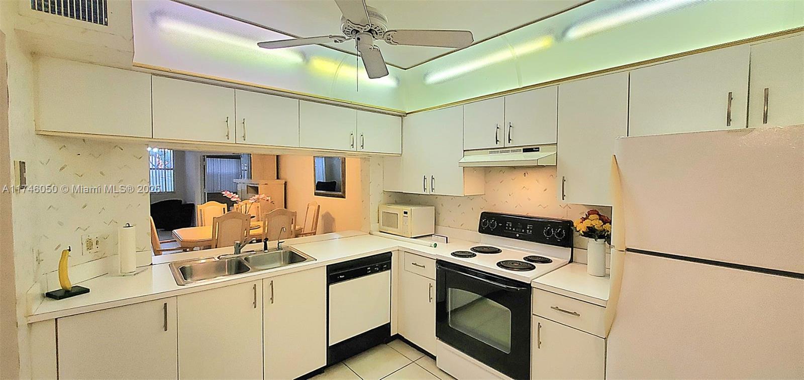 Picture of 10368 NW 24Th Pl # 109, Sunrise, FL 33322