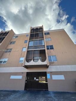 Picture of 4680 W 13Th Ln # 417, Hialeah, FL 33012