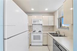 Picture of 1010 S Ocean Blvd # 1811, Pompano Beach, FL 33062