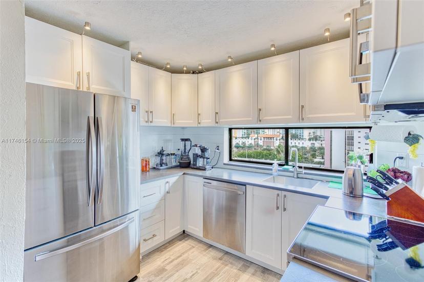 Picture of 17011 N Bay Rd # 1019, Sunny Isles Beach FL 33160