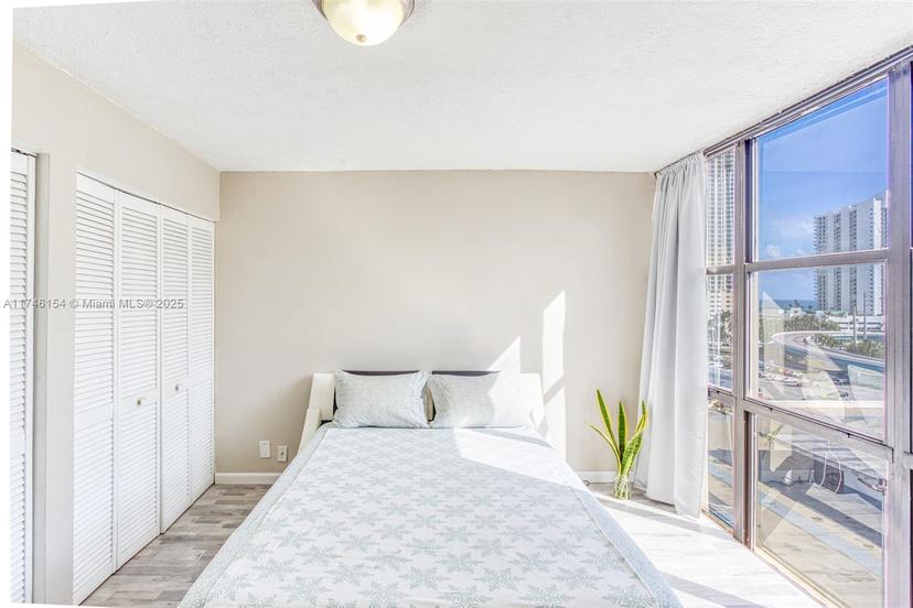 Picture of 17011 N Bay Rd # 1019, Sunny Isles Beach FL 33160