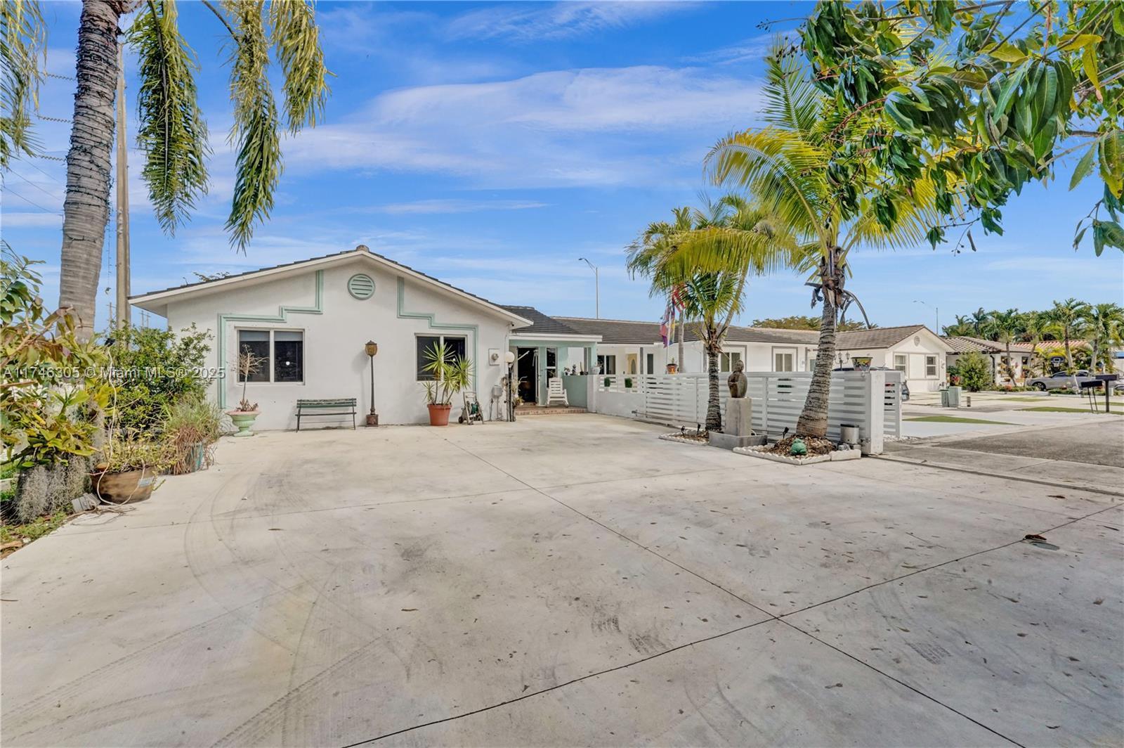 Picture of 881 SW 137Th Ct, Miami, FL 33184
