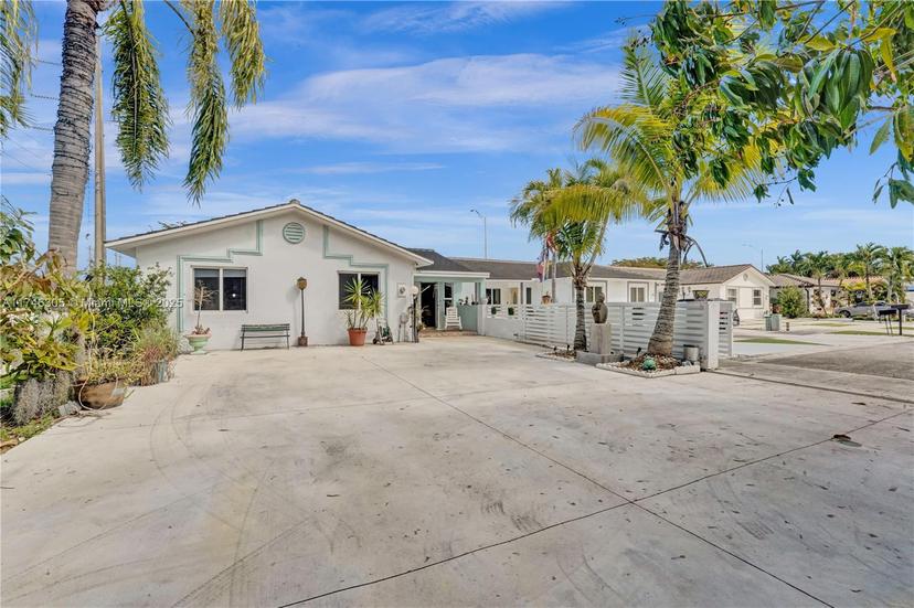 Picture of 881 SW 137Th Ct, Miami FL 33184