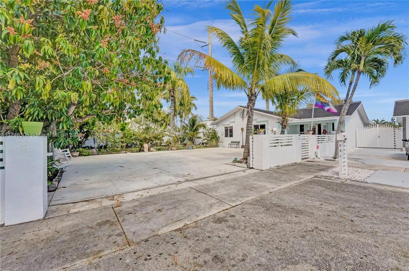 Picture of 881 SW 137Th Ct, Miami FL 33184