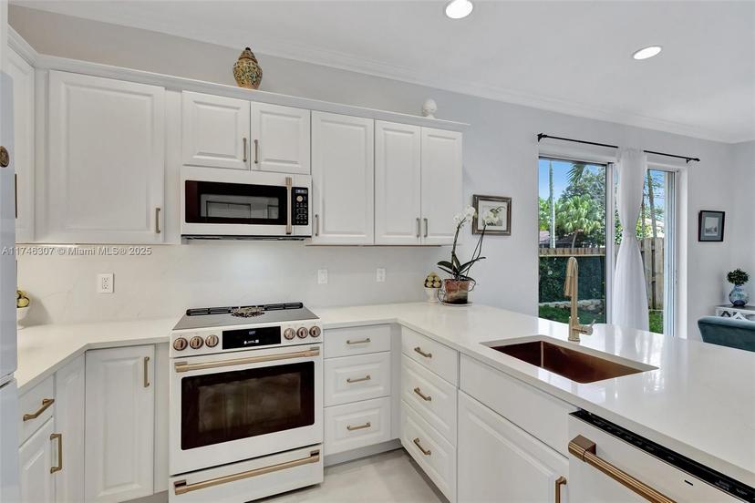 Picture of 1826 Capeside Cir, Wellington FL 33414