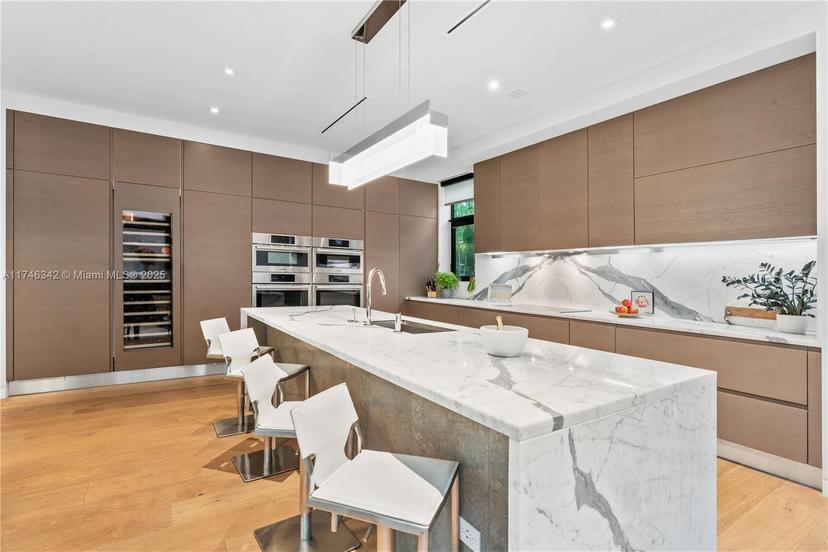 Picture of 2803 Crystal Ct, Coconut Grove FL 33133
