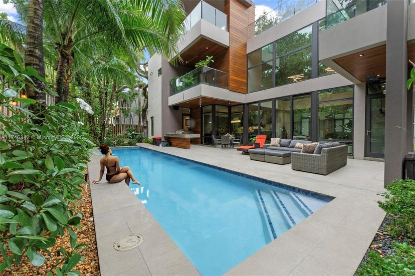 Picture of 2803 Crystal Ct, Coconut Grove FL 33133