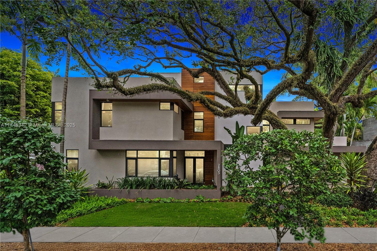 Picture of 2803 Crystal Ct, Coconut Grove, FL 33133