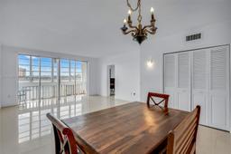 Picture of 1591 NE Miami Gardens Dr # 305, Miami, FL 33179