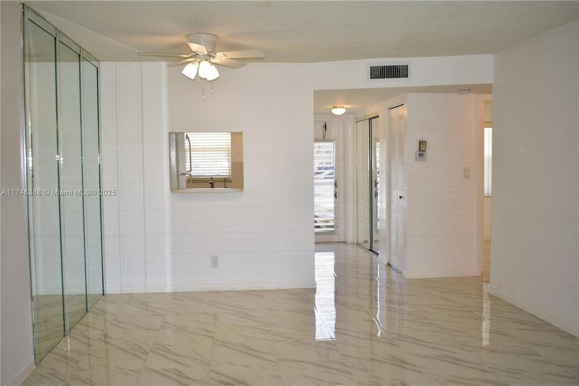 Picture of 9370 Sunrise Lakes Blvd # 109, Sunrise FL 33322