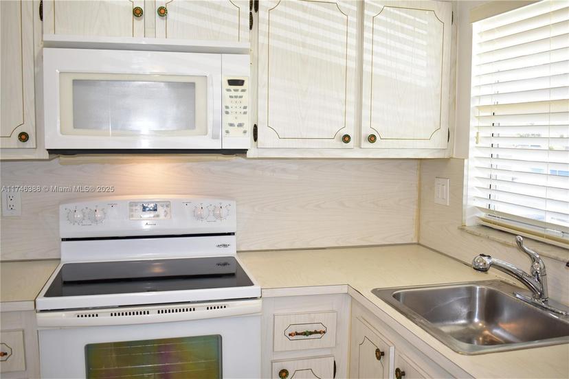 Picture of 9370 Sunrise Lakes Blvd # 109, Sunrise FL 33322