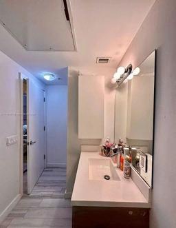 Picture of 1560 Meridian Ave # 207, Miami Beach, FL 33139