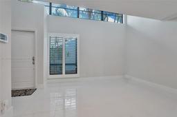 Picture of 3900 NE 18Th Ave # 15C, Oakland Park, FL 33334