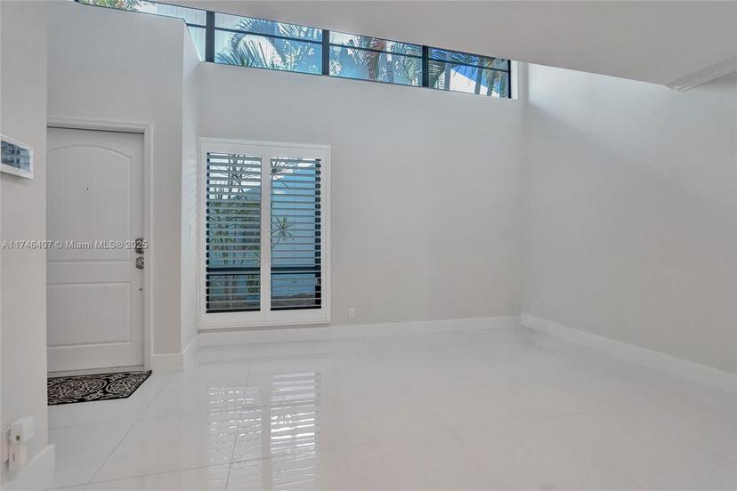 Picture of 3900 NE 18Th Ave # 15C, Oakland Park FL 33334