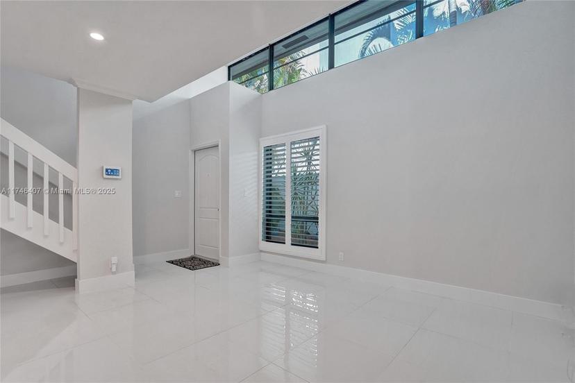 Picture of 3900 NE 18Th Ave # 15C, Oakland Park FL 33334