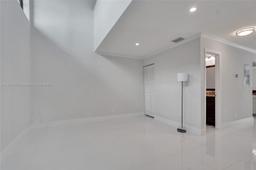 Picture of 3900 NE 18Th Ave # 15C, Oakland Park, FL 33334