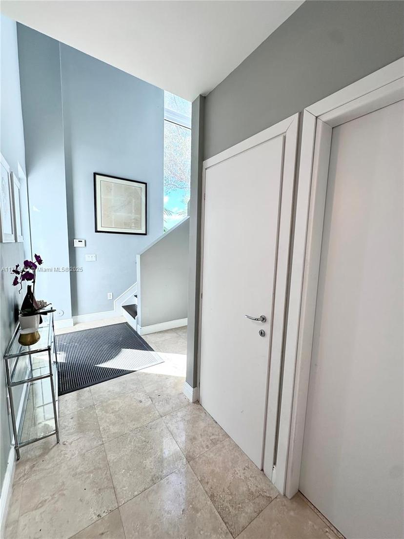 Picture of 317 NE 7Th St # 317, Fort Lauderdale FL 33304