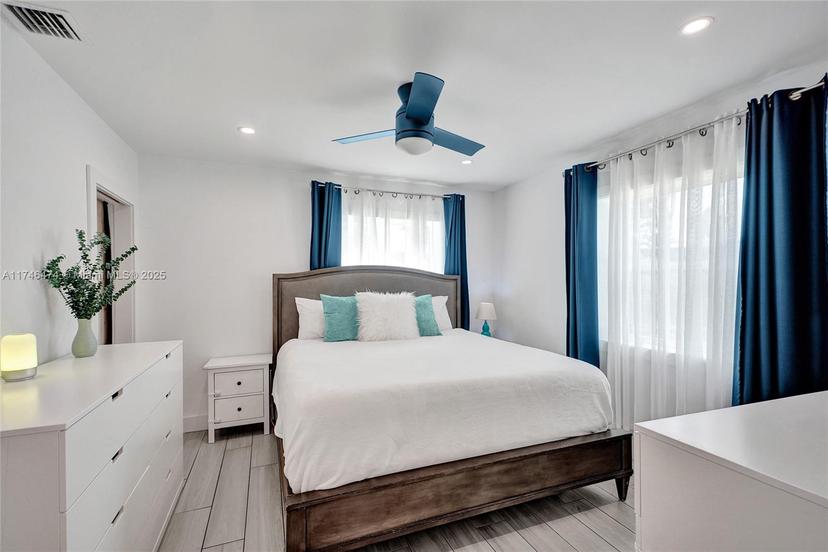Picture of 820 SW 8Th Ave, Fort Lauderdale FL 33315