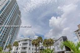 Picture of 1913 S Ocean Dr # 316, Hallandale Beach, FL 33009