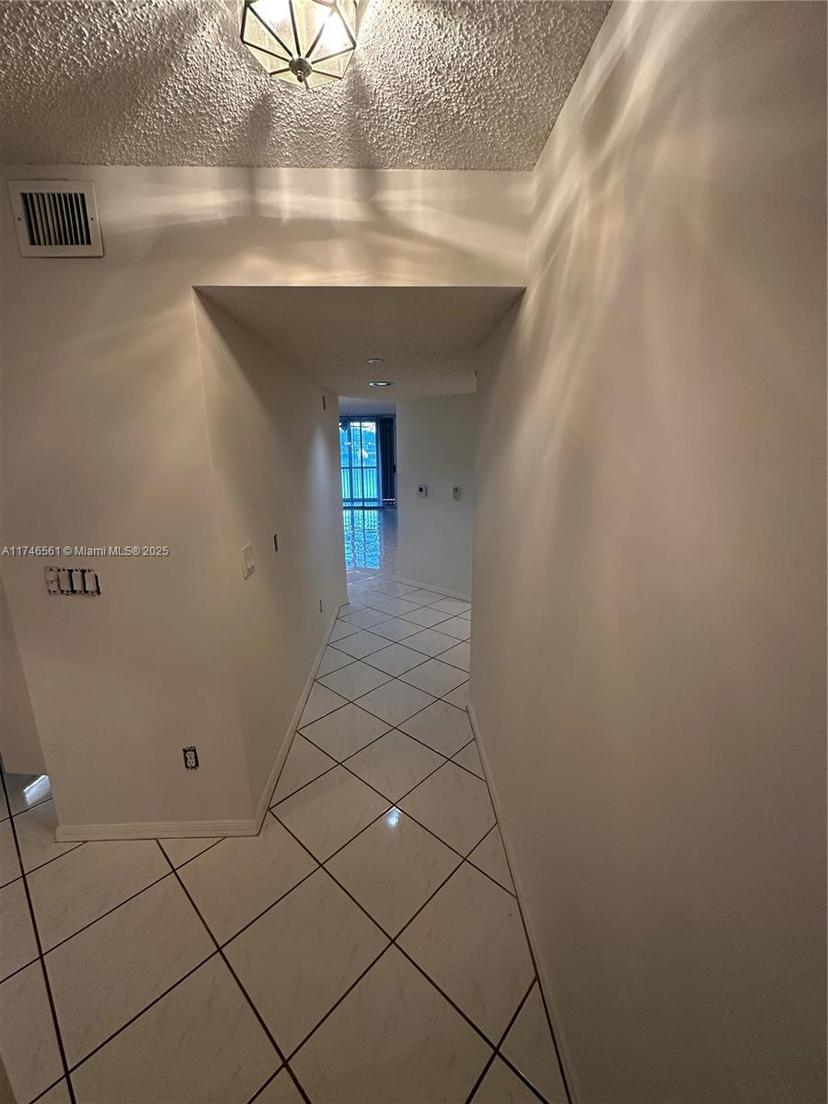 Picture of 9587 Weldon Cir # B203, Tamarac FL 33321