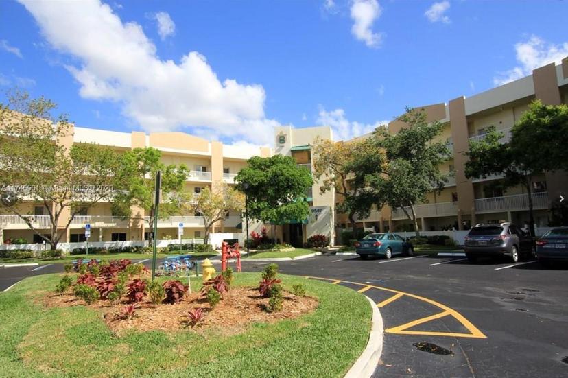 Picture of 9587 Weldon Cir # B203, Tamarac FL 33321