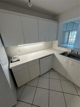 Picture of 9587 Weldon Cir # B203, Tamarac, FL 33321