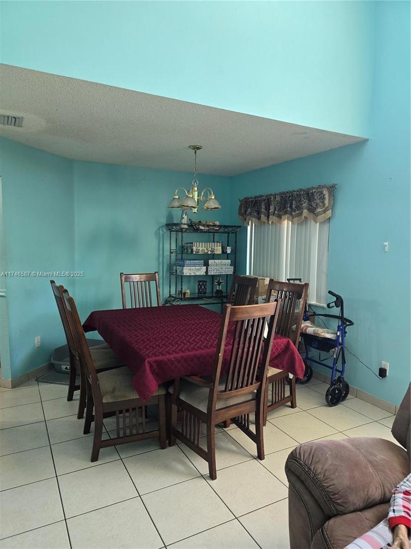 Picture of 132 Sandalwood Rd, Kissimmee FL 34743