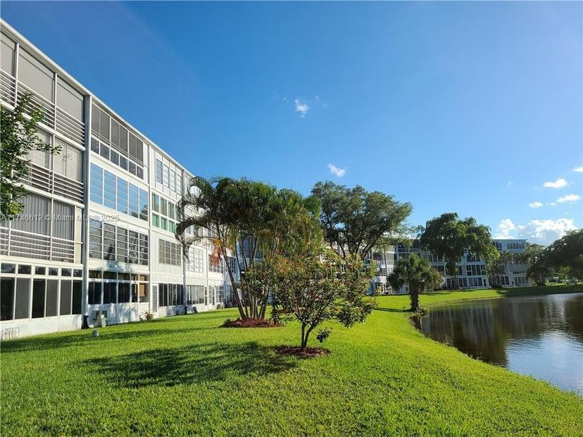 Picture of 4071 Cambridge D # 4071, Deerfield Beach FL 33442