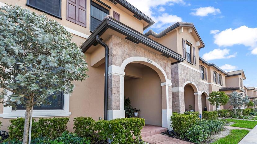 Picture of 3290 W 114Th Ter # 3290, Hialeah FL 33018