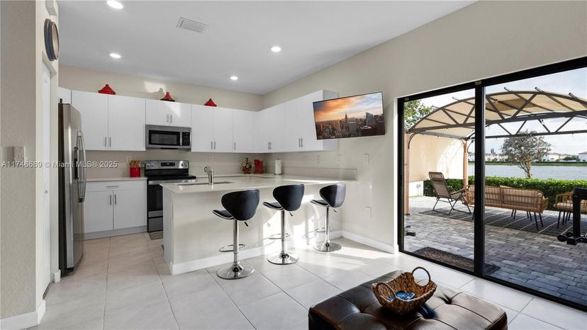 Picture of 3290 W 114Th Ter # 3290, Hialeah FL 33018