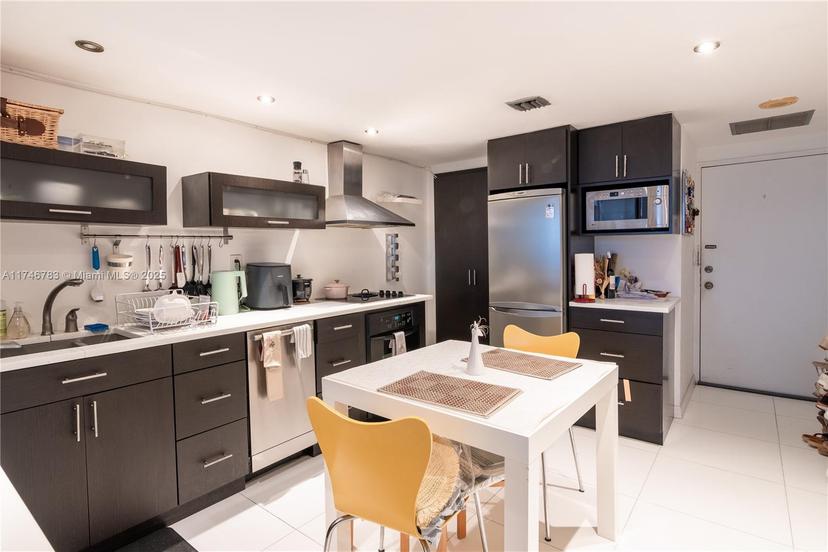 Picture of 801 Brickell Bay Dr # 1069, Miami FL 33131