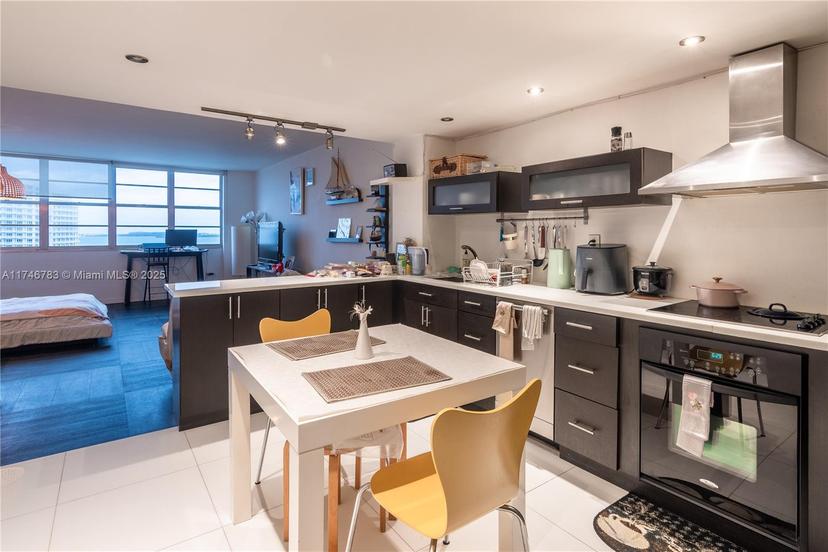 Picture of 801 Brickell Bay Dr # 1069, Miami FL 33131