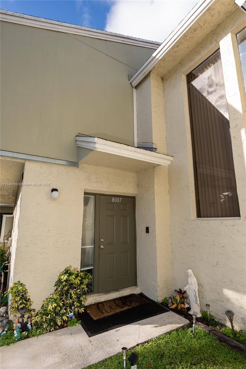 Picture of 8007 Lagos De Campo Blvd # 4, Tamarac FL 33321