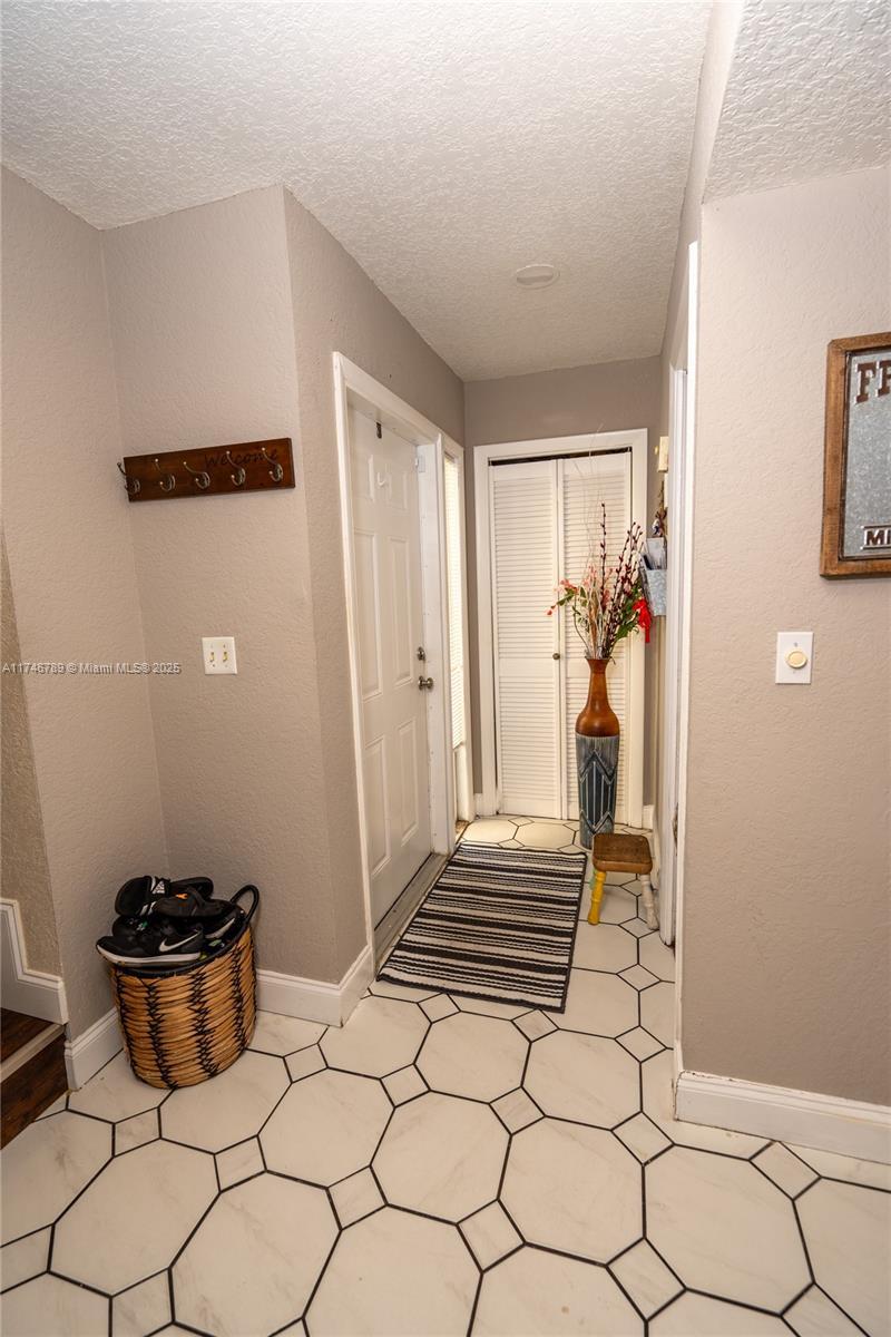 Picture of 8007 Lagos De Campo Blvd # 4, Tamarac FL 33321
