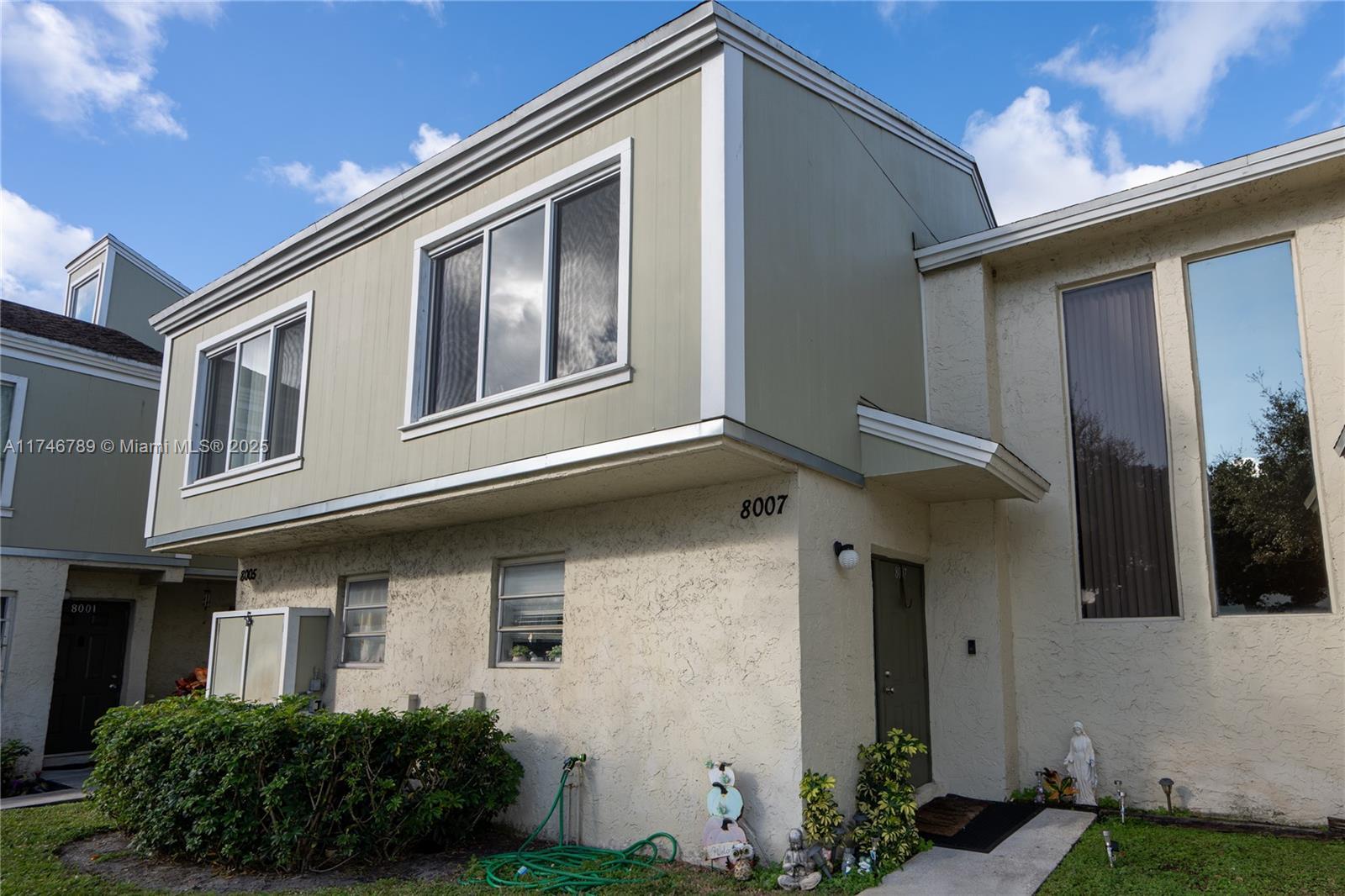 Picture of 8007 Lagos De Campo Blvd # 4, Tamarac, FL 33321