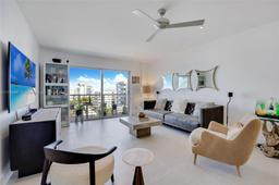 Picture of 1450 Lincoln Rd # 705, Miami Beach, FL 33139