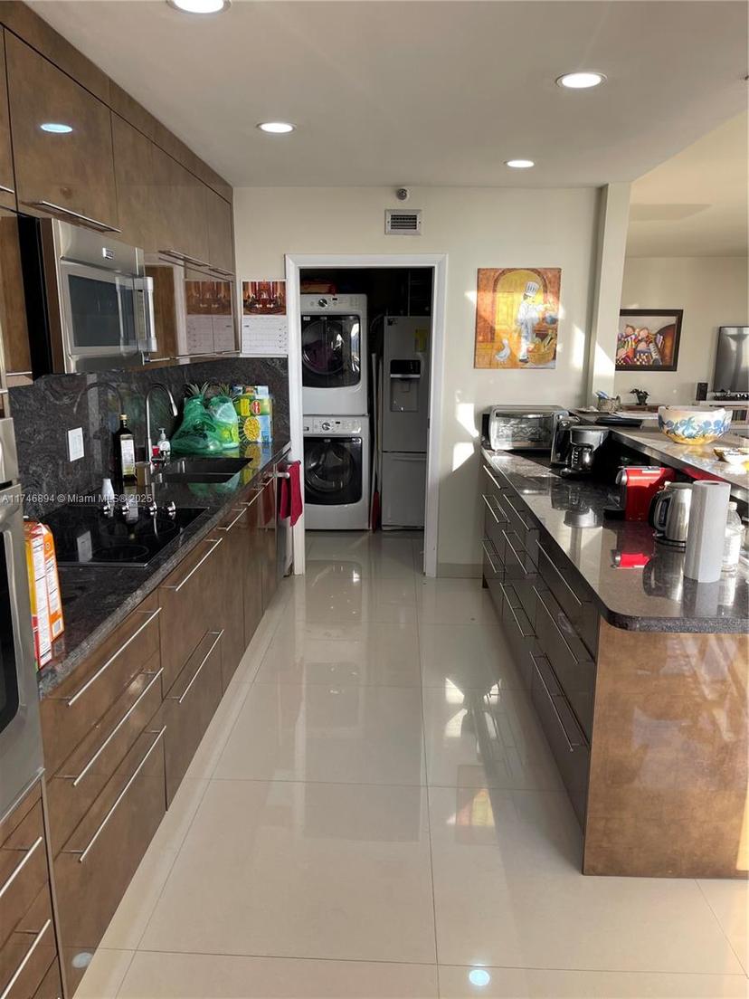Picture of 19355 Turnberry Way # 27E, Aventura FL 33180