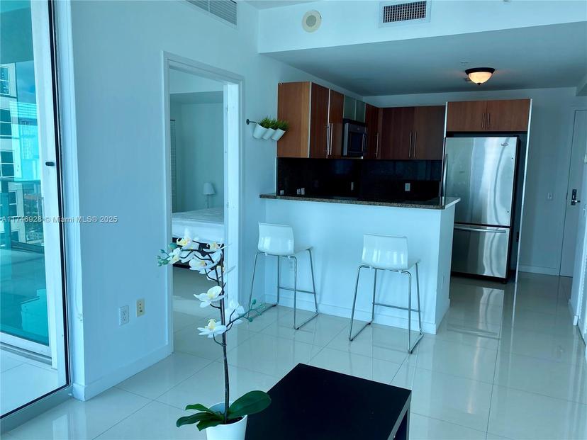 Picture of 300 S Biscayne Blvd # 2711, Miami FL 33131