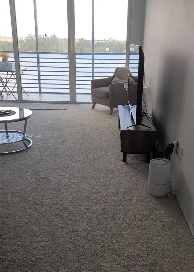 Picture of 1075 NE Miami Gardens Dr # 708, Miami FL 33179