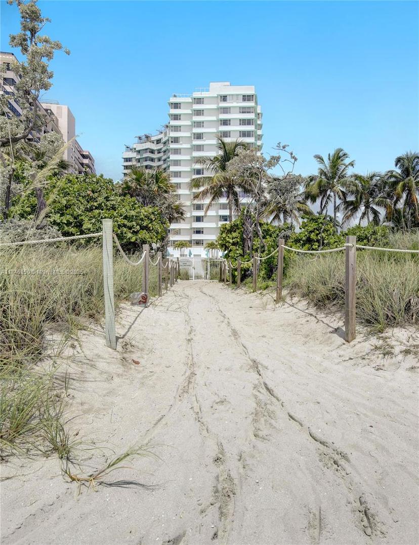 Picture of 5255 Collins Ave # 7G, Miami Beach FL 33140