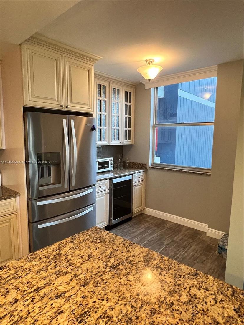 Picture of 4350 Hillcrest Dr # 800, Hollywood FL 33021