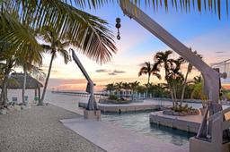 Picture of 815 E Shore Dr, Lower Keys, FL 33042