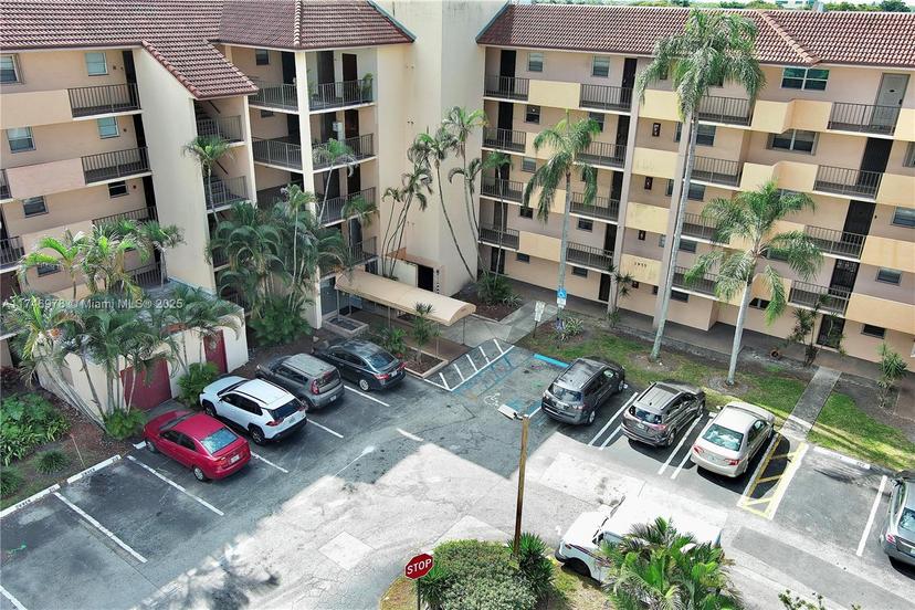 Picture of 3955 N Nob Hill Rd # 305, Sunrise FL 33351