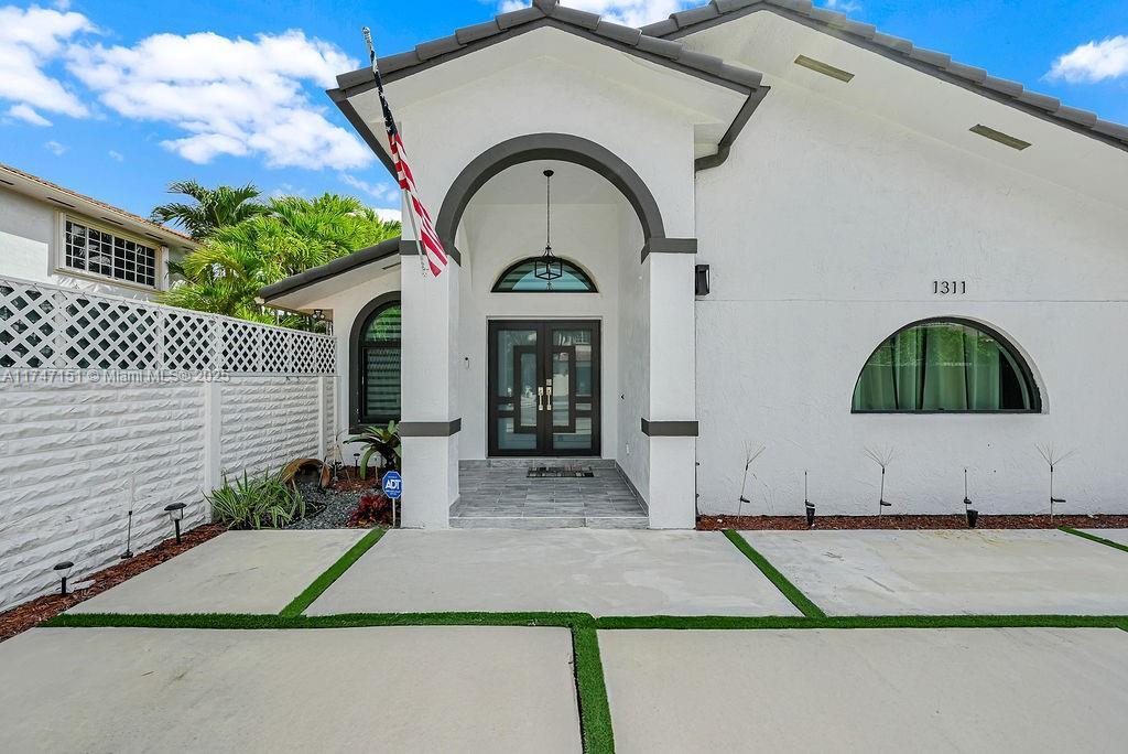 Picture of 1311 SW 139Th Ct, Miami, FL 33184