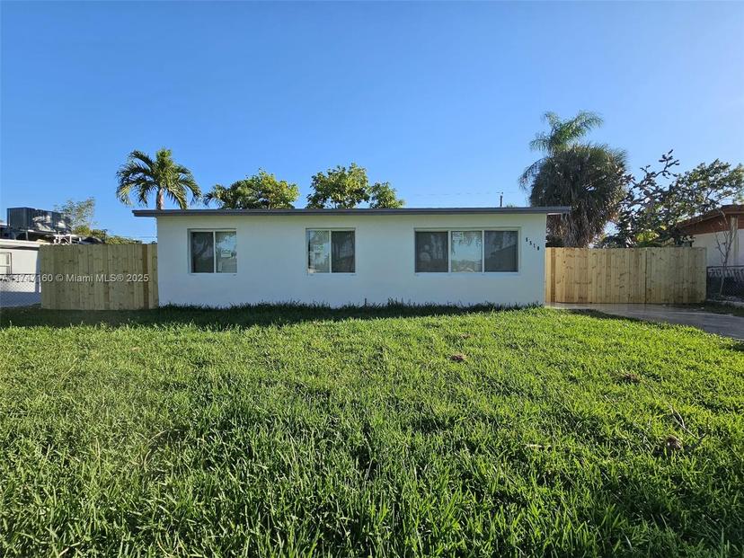 Picture of 5510 SW 37Th Ct, Davie FL 33314