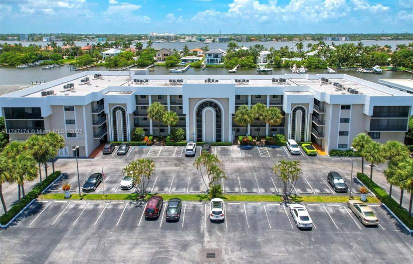 Picture of 3525 S Ocean Blvd # 203, South Palm Beach FL 33480