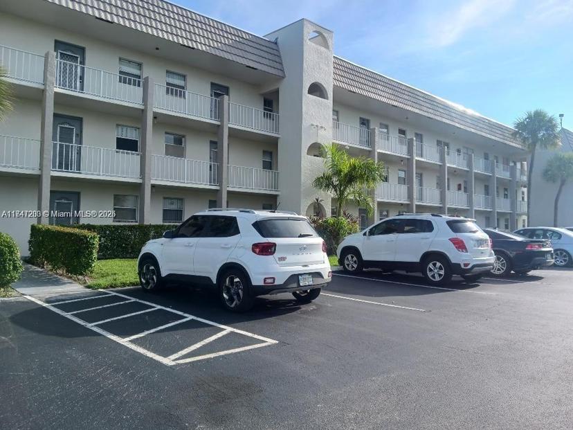Picture of 8280 Sunrise Lakes Blvd # 212, Sunrise FL 33322