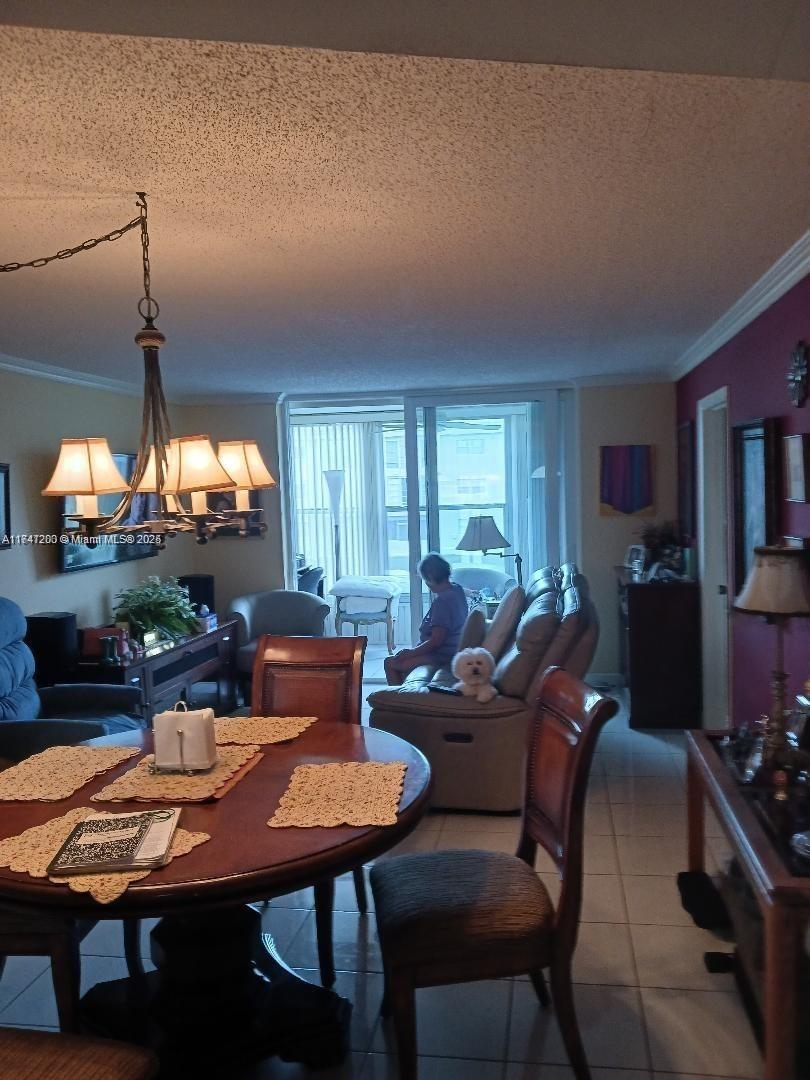 Picture of 8280 Sunrise Lakes Blvd # 212, Sunrise FL 33322